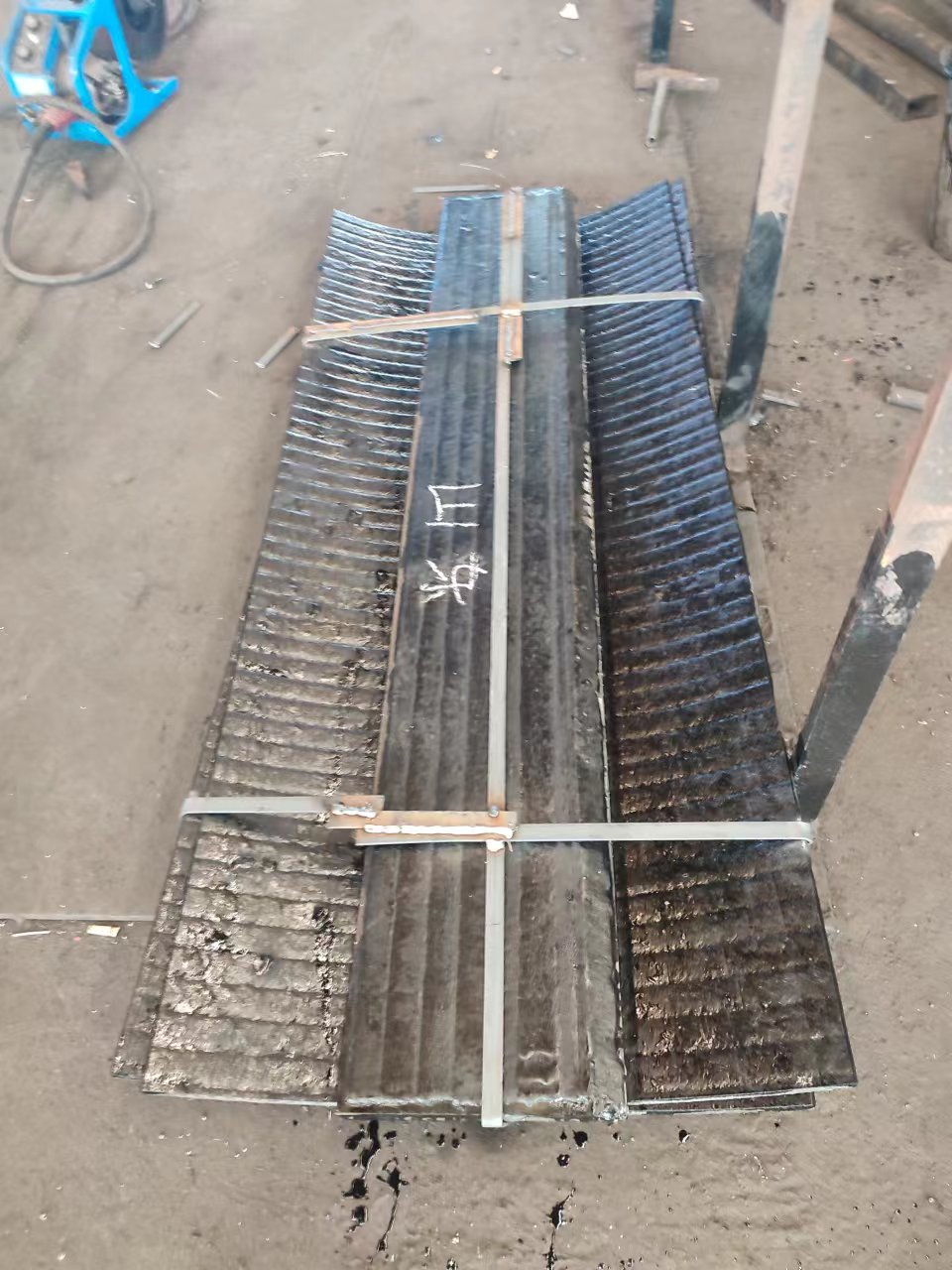 堆焊耐磨板加工
